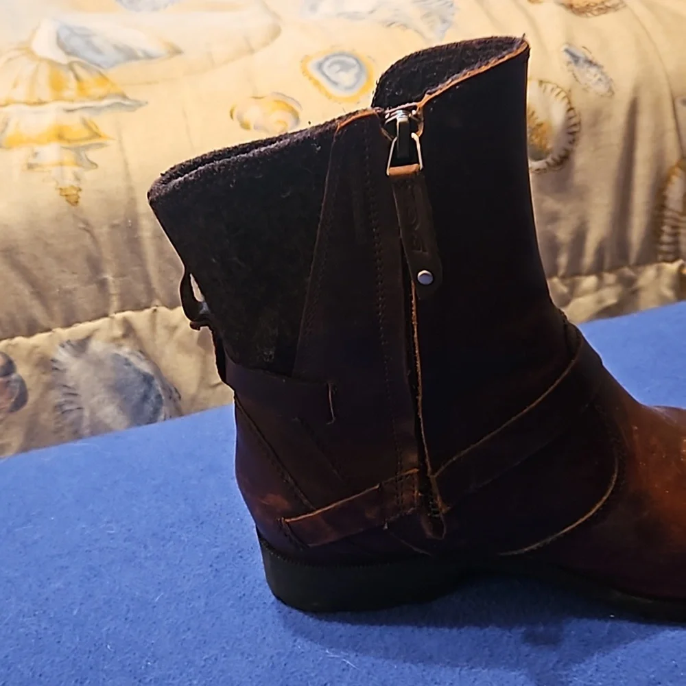 Teva De LA Vina Leather Boots - Picture 4 of 8